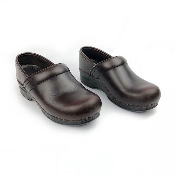 Dansko Brown Work Clogs Slip Resistant - Size 38 - Picture 2 of 7